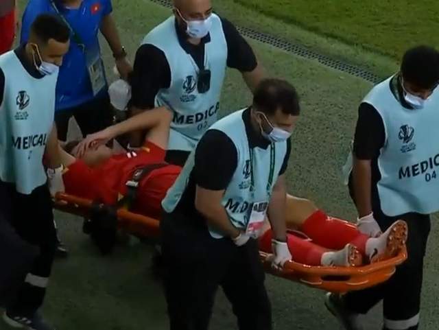 博鱼体育app下载-早日康复！越南队后卫韧带撕裂将伤停9个月：他父亲整夜难眠！